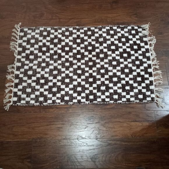 BLACK & CREAM 3' 7" X 2' RUG NWOT - Picture 1 of 5